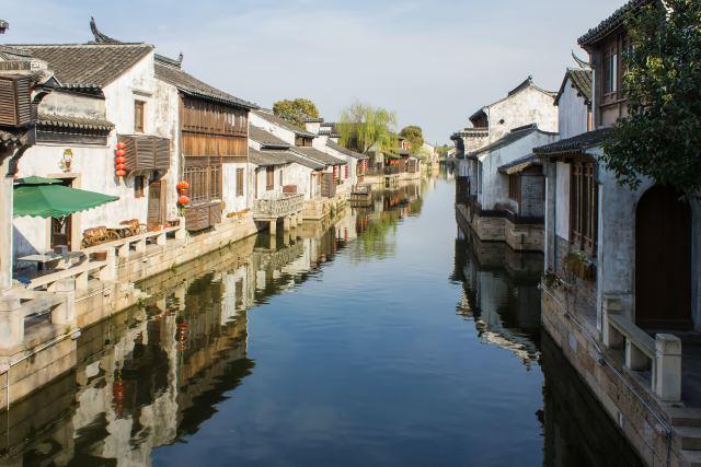 霍英东与何鸿燊：同为顶级富豪，为何他们后代的口碑不同？
